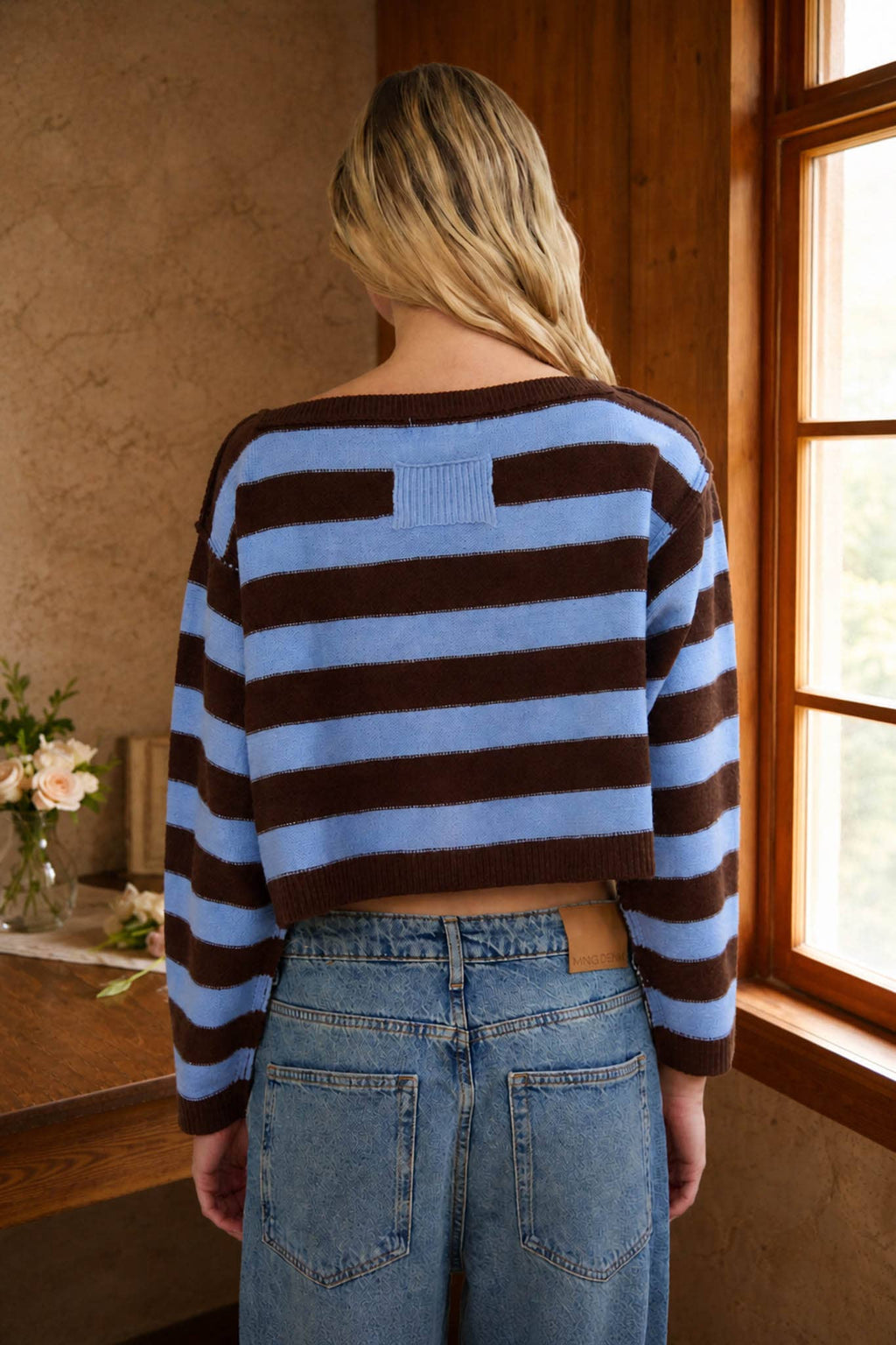 STRIPE EXPOSED SEAM LONG SLEEVE CROPPED SWEATER