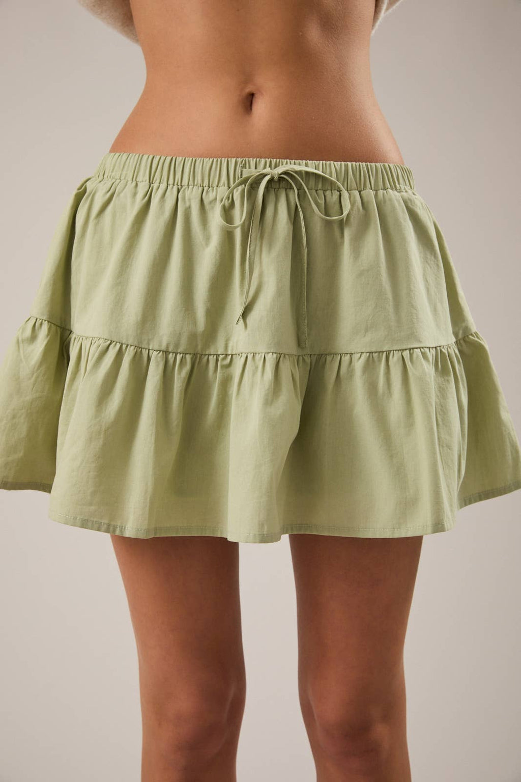 MID-RISE TIERED SKORT