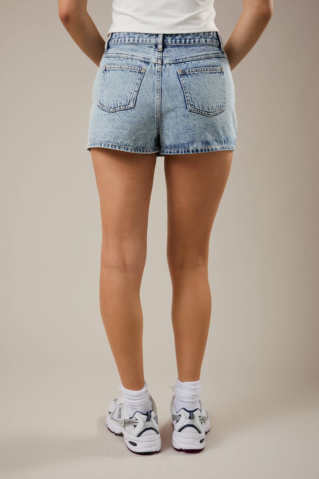 MID WAIST DENIM SKORT