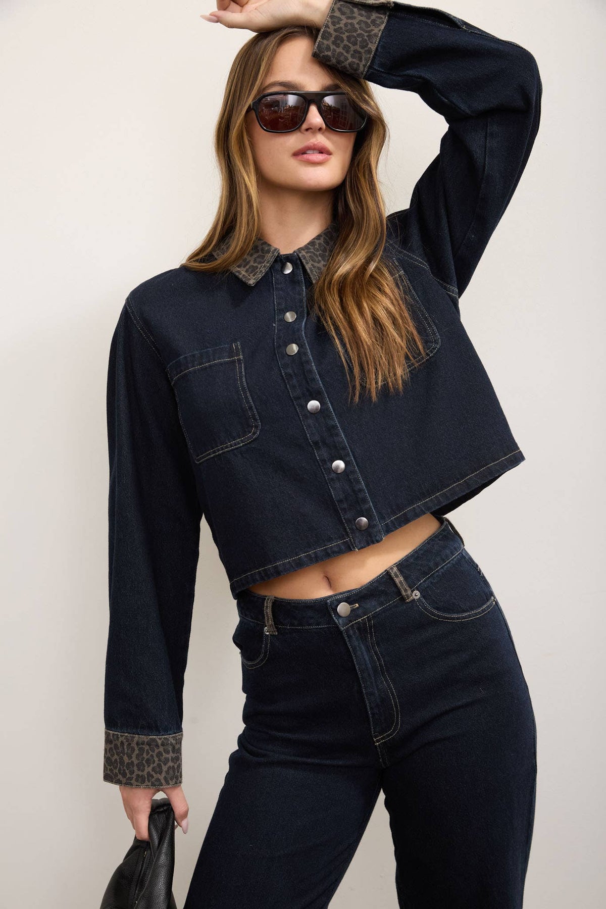 LEOPARD COLLAR CROPPED DENIM SHACKET