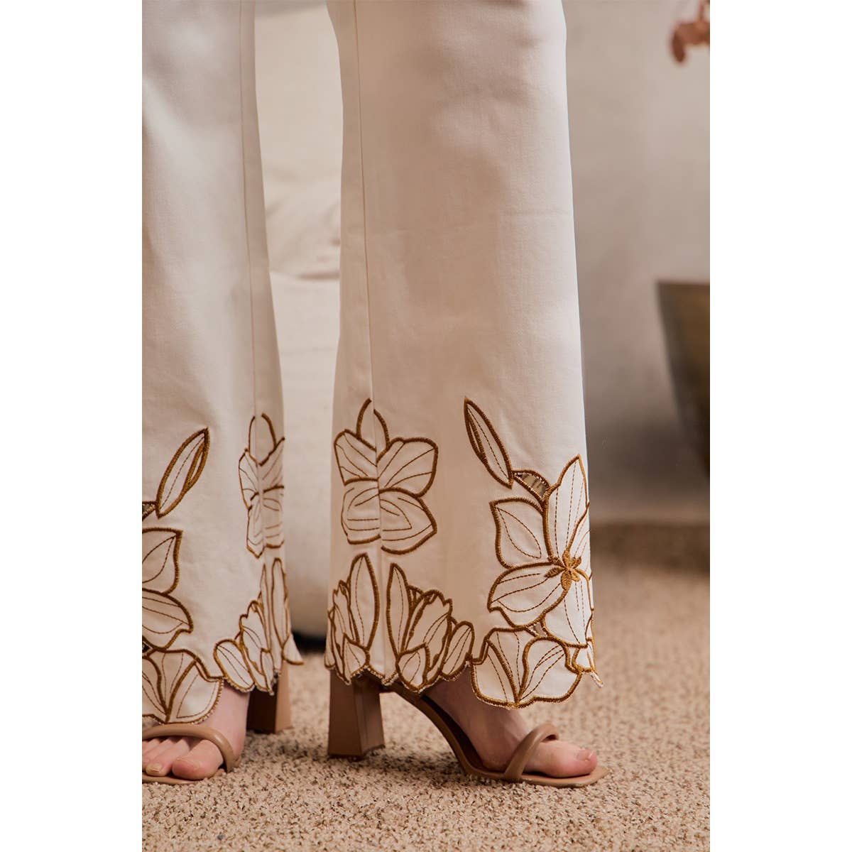 FLORAL EMBROIDERY SCALLOP HEM DETAIL WIDE PANTS