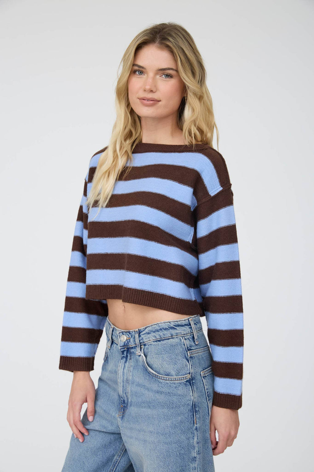 STRIPE EXPOSED SEAM LONG SLEEVE CROPPED SWEATER