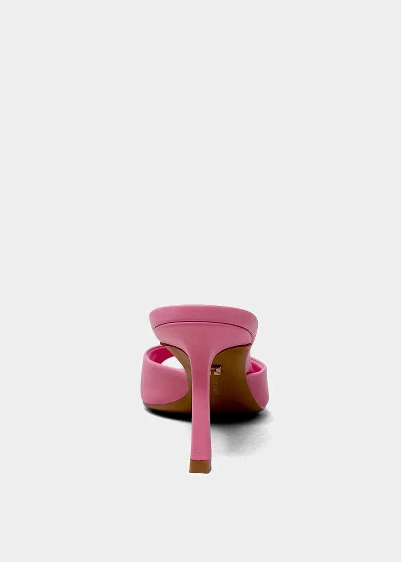 Elaine Heel