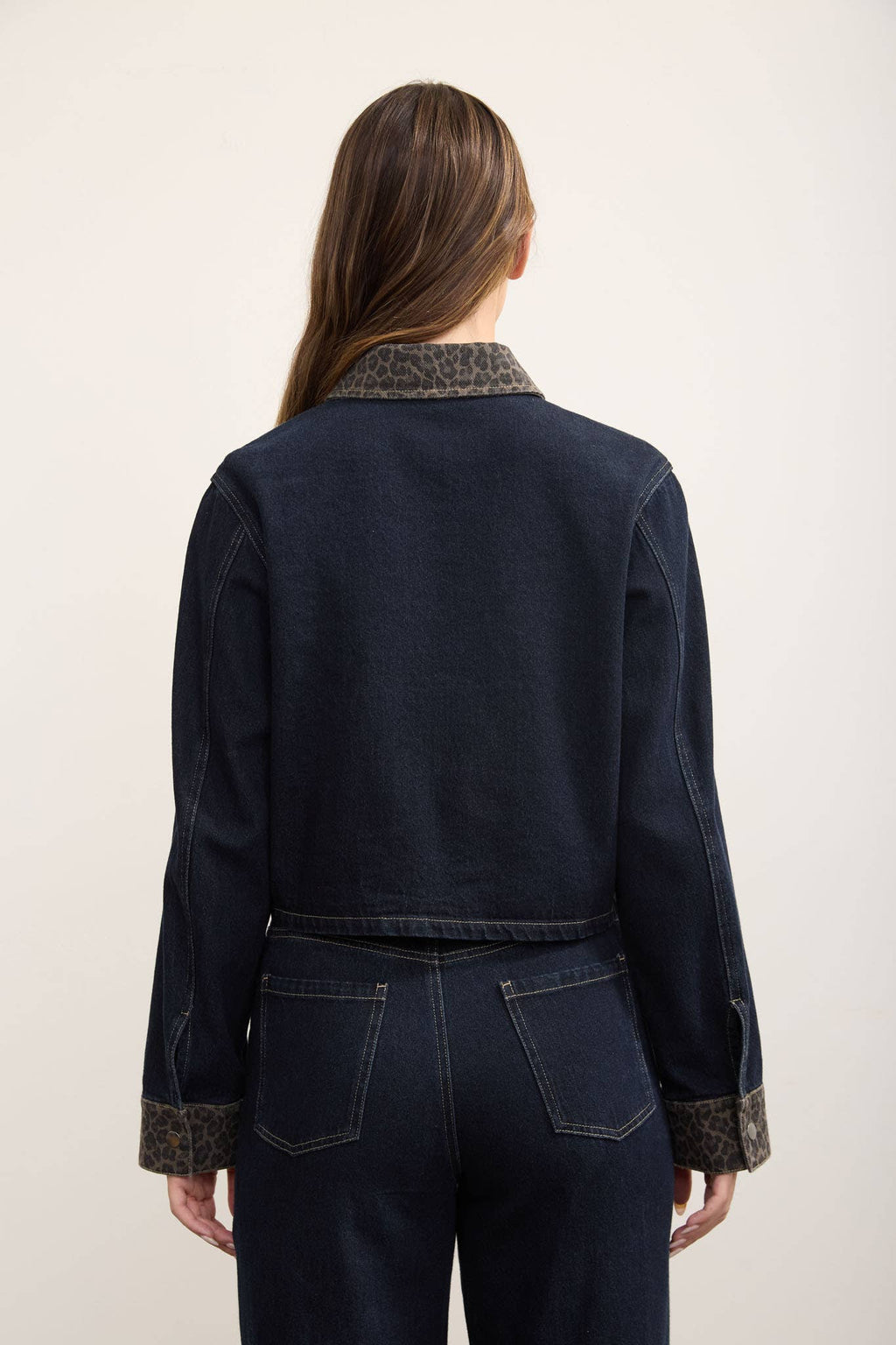 LEOPARD COLLAR CROPPED DENIM SHACKET