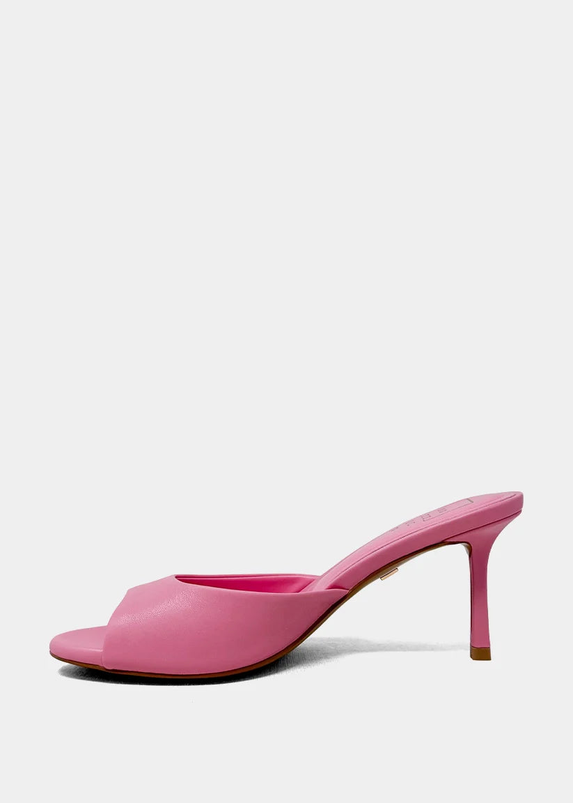 Elaine Heel