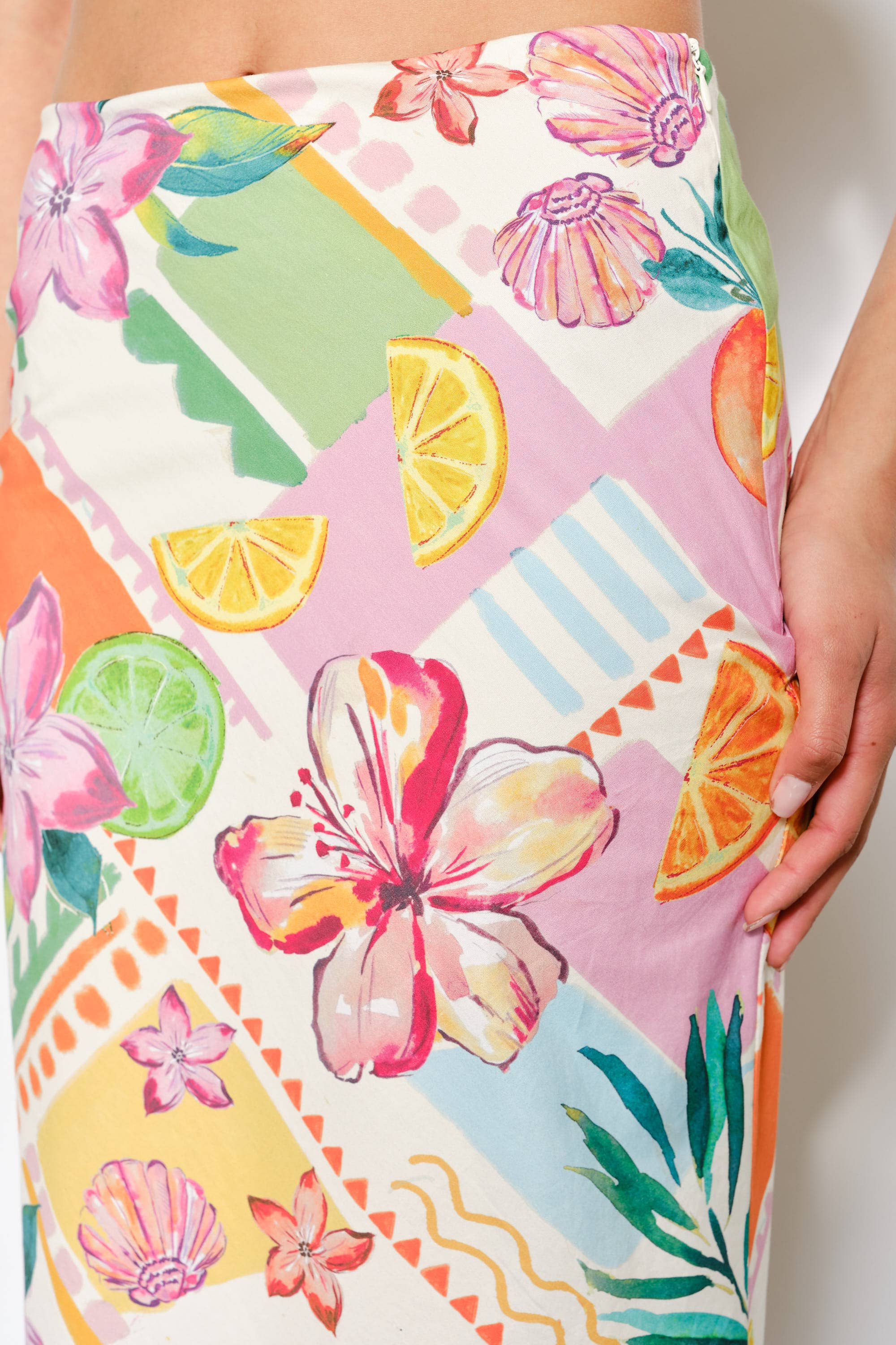 EXCLUSIVE TROPICAL PRINT MAXI SKIRT